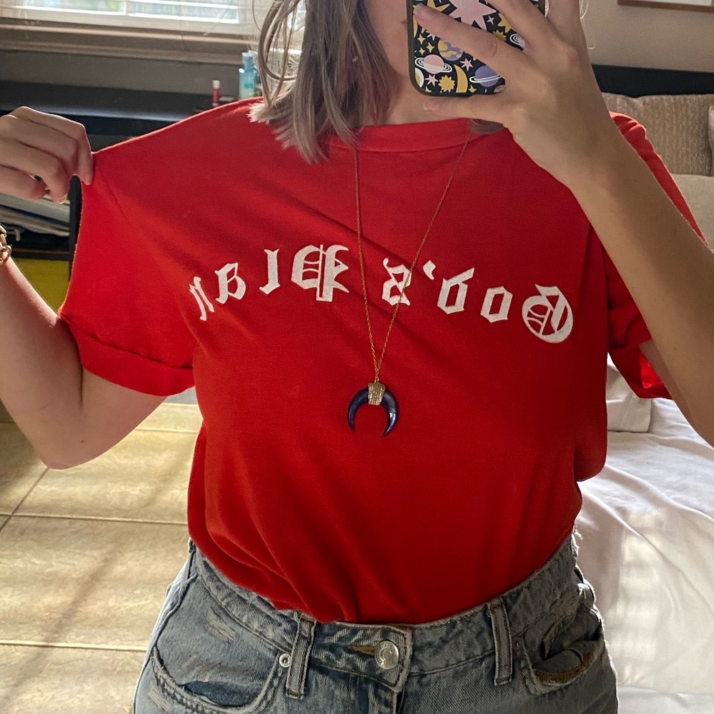 Red t shirt size M